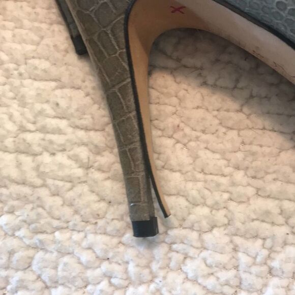 Cynthia Vincent Gray Gradient Snakeskin Bootie, Size 8.5 - Picture 7 of 7